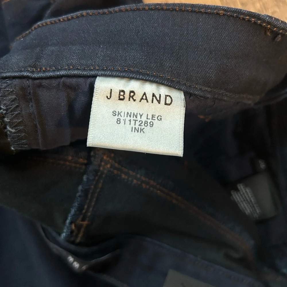 J Brand Skinny Leg Stretch Jeans Mid Rise Dark Wash NWT Size 26 Designer Denim - Picture 11 of 15